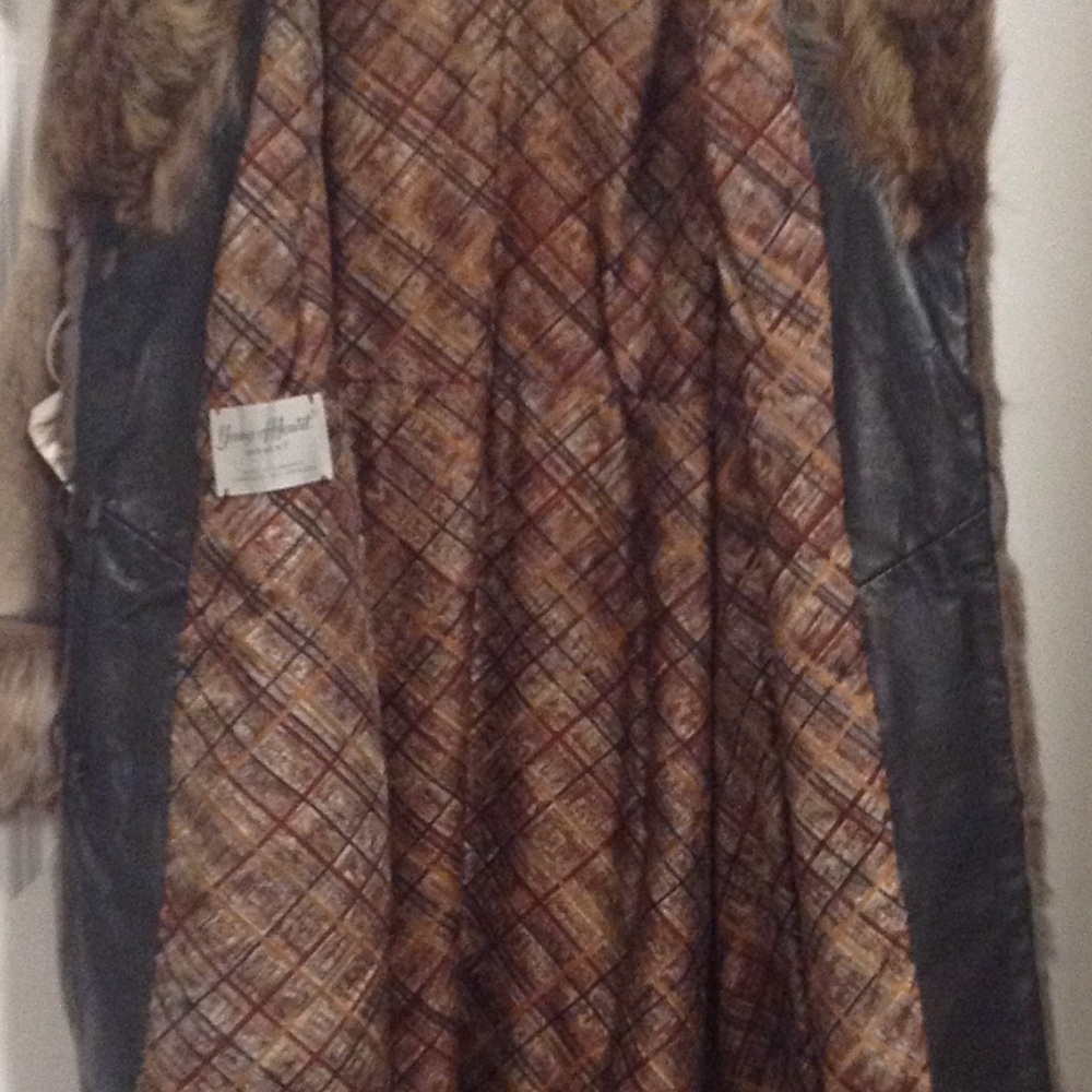Fur Coat - Picture 3 of 4